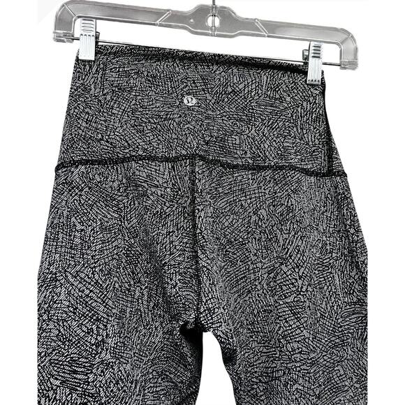 Lululemon Wunder Under Luon Ripple Jacquard Black White Crop Leggings Sz 2 - Picture 5 of 9